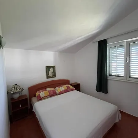 Apartment Lucija With Pool Ražanj