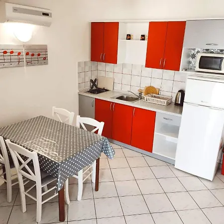 Apartment Lucija With Pool *