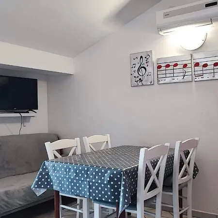 Lucija With Pool Apartment