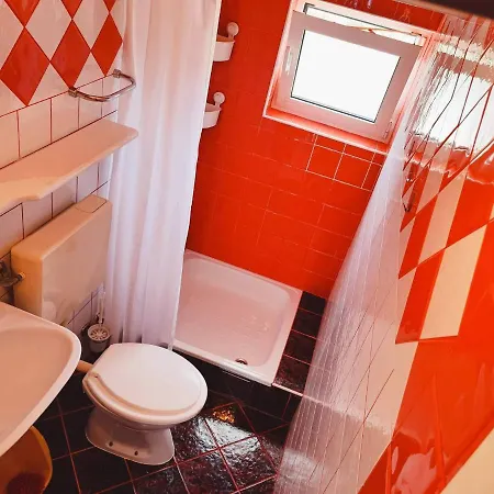 Apartment Lucija With Pool