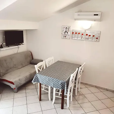 Apartment Lucija With Pool *