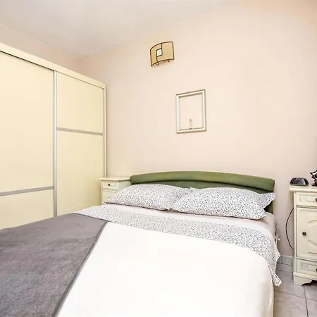 Apartment Lucija With Pool *