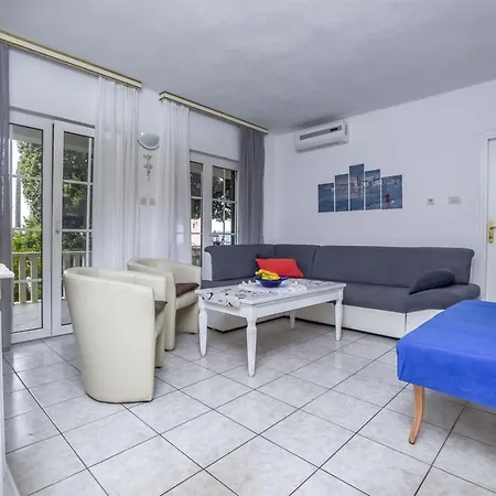 Lucija With Pool Apartment