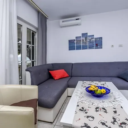 Lucija With Pool Apartment Ražanj