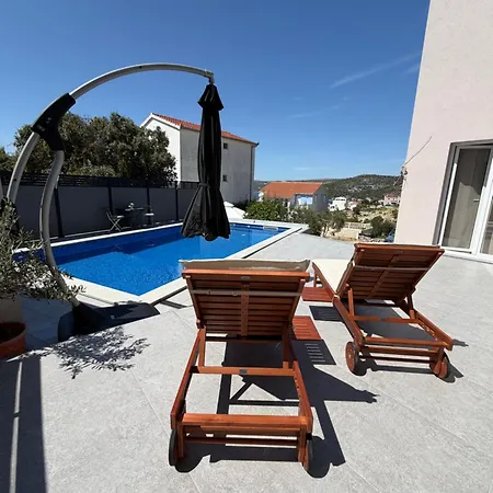 Lucija With Pool *