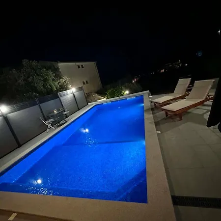 Lucija With Pool * Ražanj