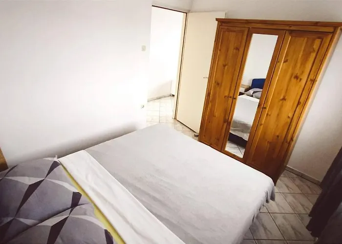 Lucija Lejlighed Ražanj